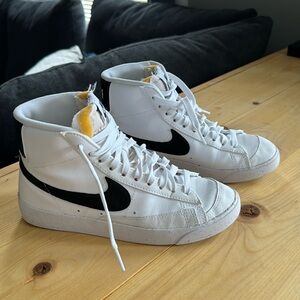 Women’s Nike high top classics - size 7